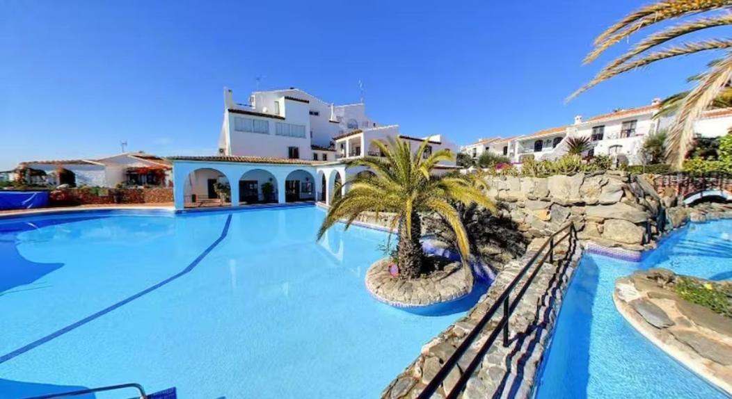 Apartment Right By The Pool Area In Capistrano Village! *