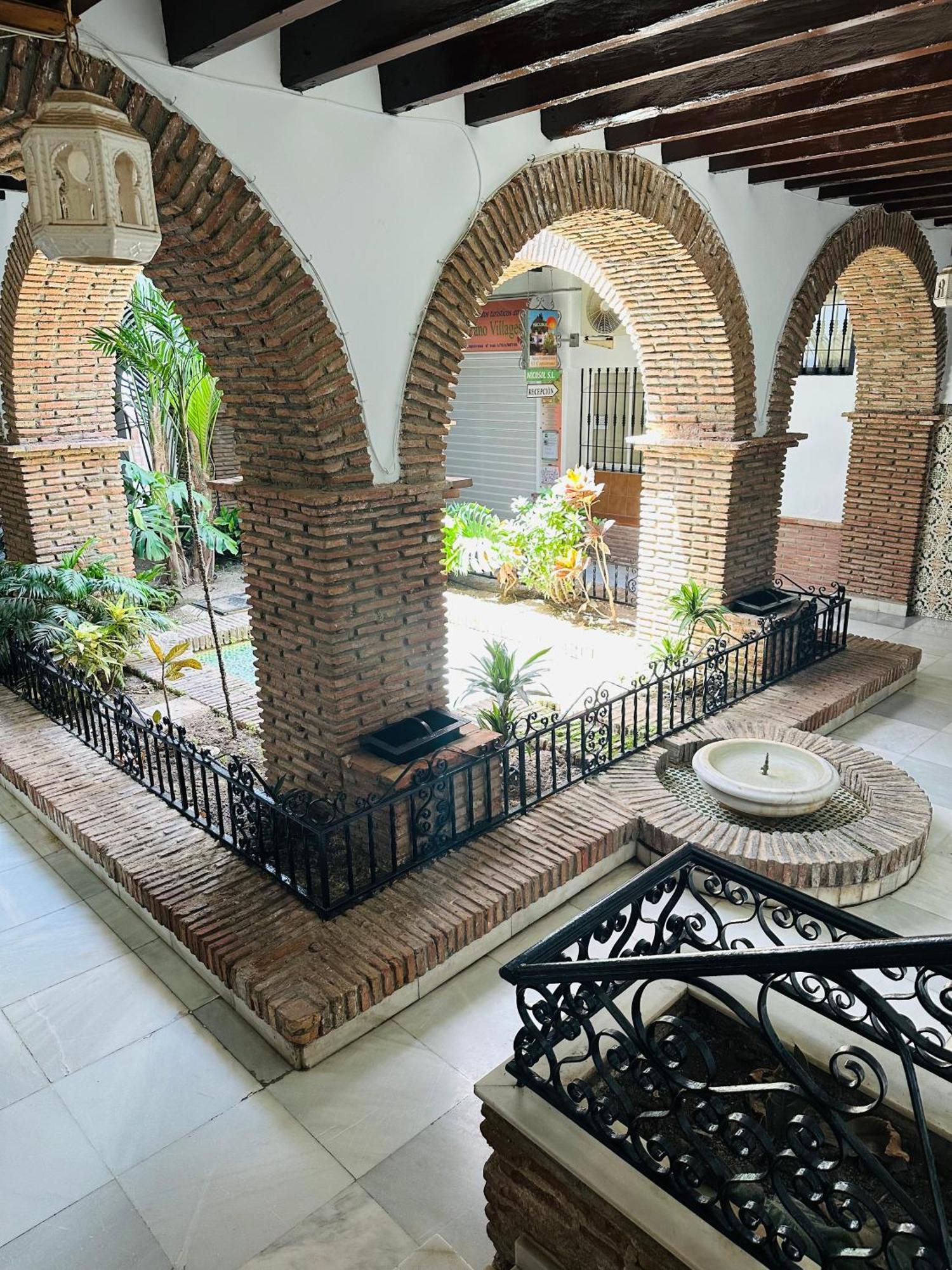 Right By The Pool Area In Capistrano Village! Apartment
