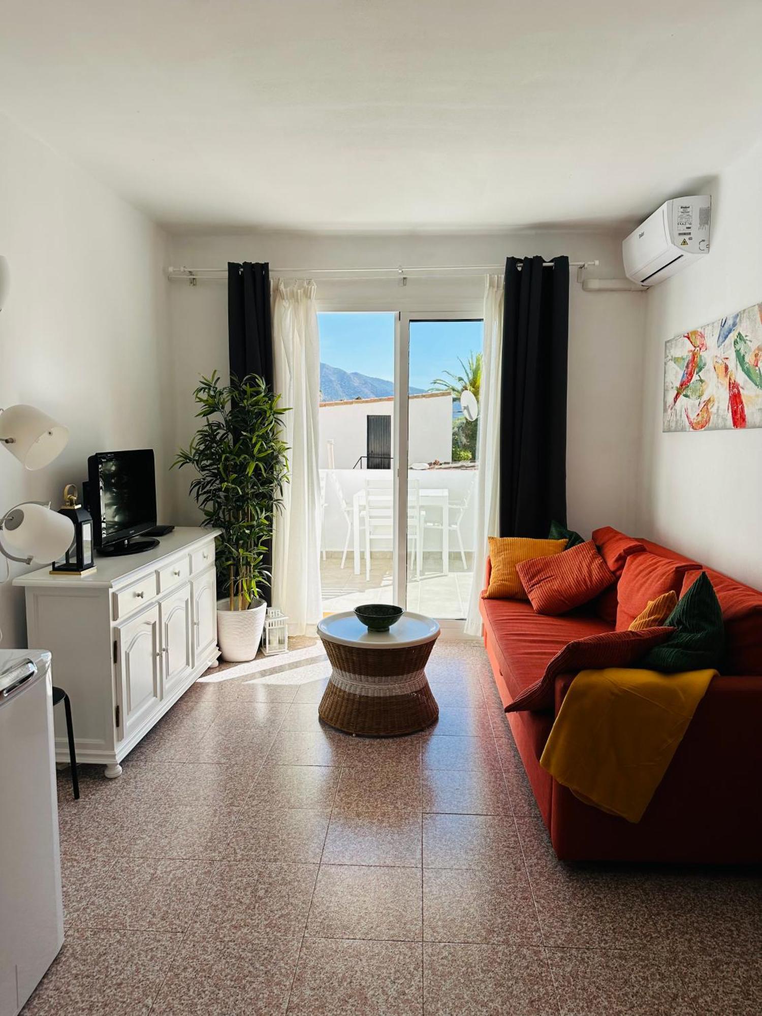 Apartment Right By The Pool Area In Capistrano Village!